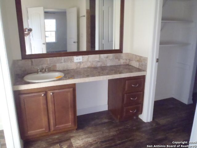 2189 Hickory Forrest Dr, Seguin, TX 78155