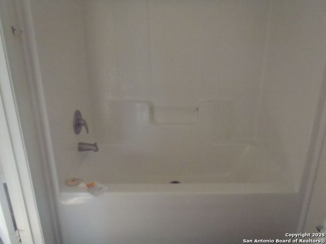 2189 Hickory Forrest Dr, Seguin, TX 78155