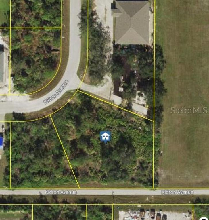 Image 2 of property listing at 10475 KIDRON AVENUE, Englewood, FL 34224