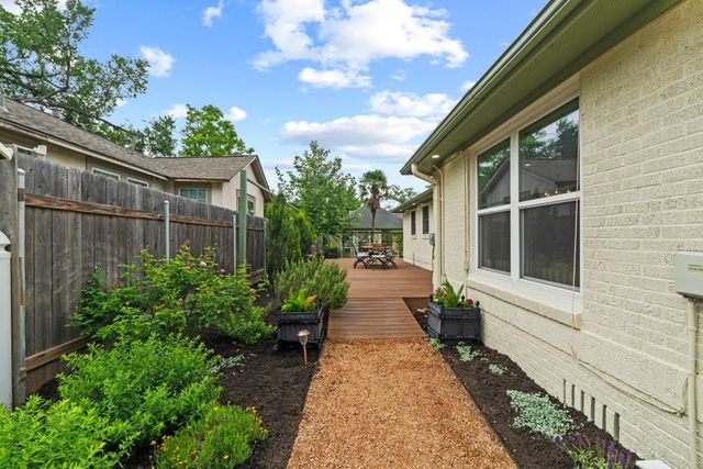 1908 W 37th ST, Austin, TX 78731