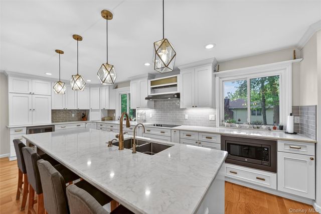 351 Jackson Avenue, New Windsor, NY 12553