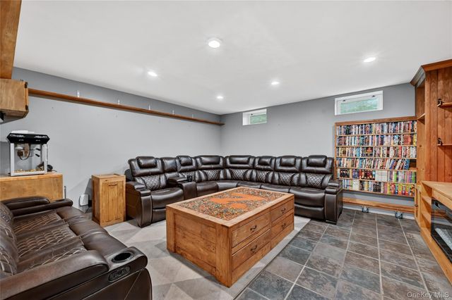 351 Jackson Avenue, New Windsor, NY 12553