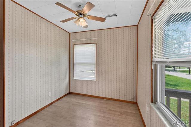 110 Edgeworth Avenue, Maryland Heights, MO 63043