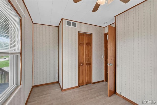 110 Edgeworth Avenue, Maryland Heights, MO 63043