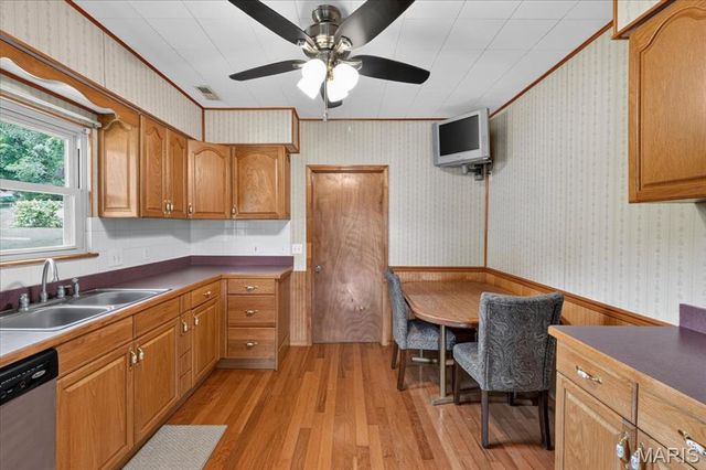 110 Edgeworth Avenue, Maryland Heights, MO 63043