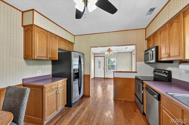 110 Edgeworth Avenue, Maryland Heights, MO 63043