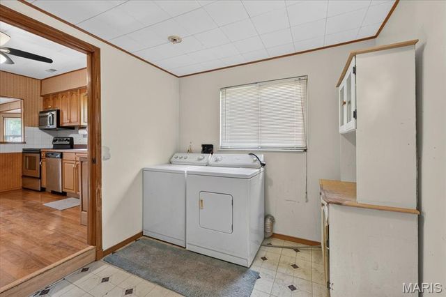 110 Edgeworth Avenue, Maryland Heights, MO 63043