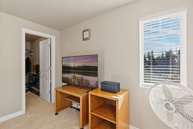 19556 Sager Loop, Bend, OR 97702