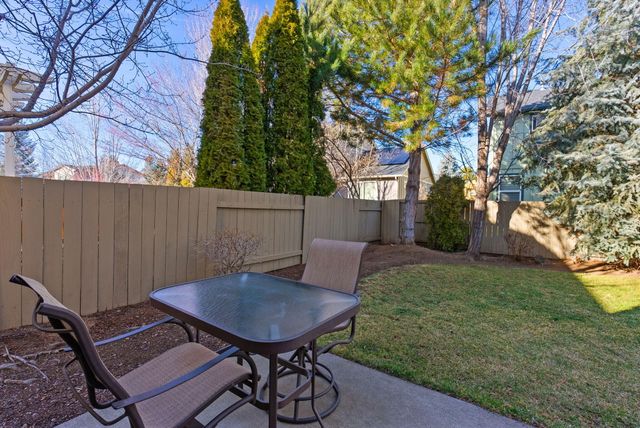 19556 Sager Loop, Bend, OR 97702