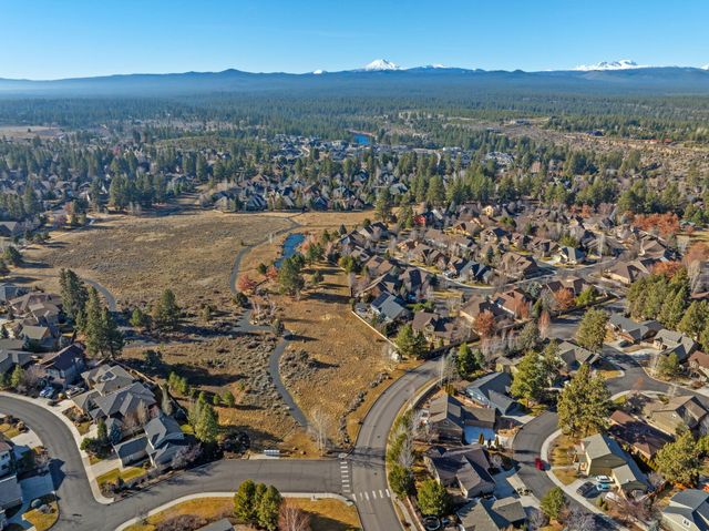 19556 Sager Loop, Bend, OR 97702