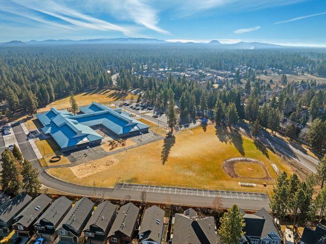 19556 Sager Loop, Bend, OR 97702