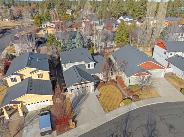 19556 Sager Loop, Bend, OR 97702