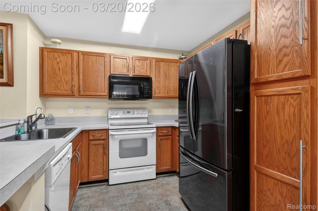 13343 Forest Ridge Boulevard, Sterling Heights, MI 48313