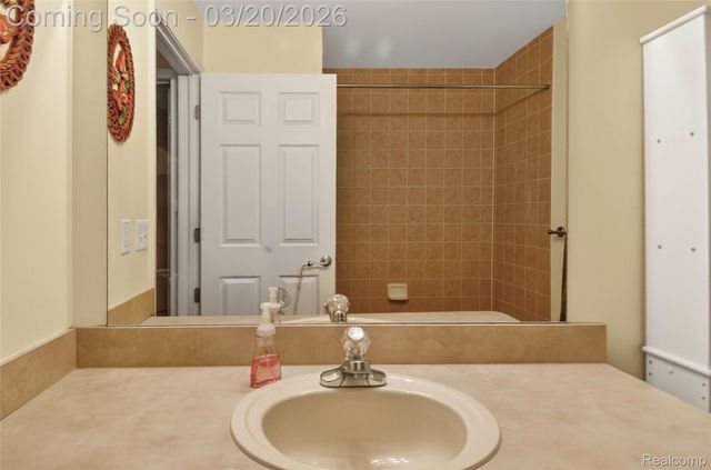 13343 Forest Ridge Boulevard, Sterling Heights, MI 48313