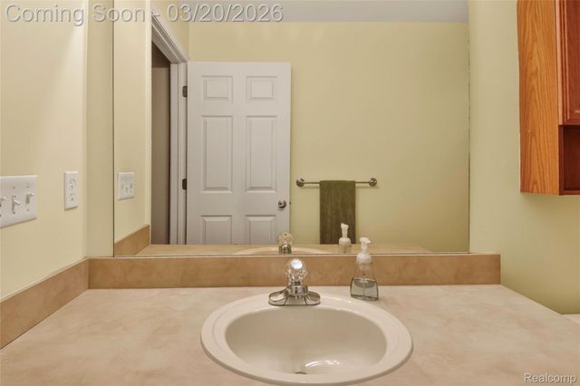 13343 Forest Ridge Boulevard, Sterling Heights, MI 48313