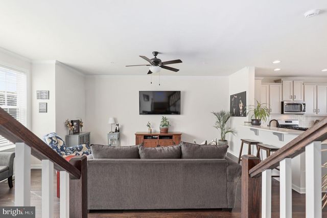 203 LONGLEY GREEN DR, Walkersville, MD 21793