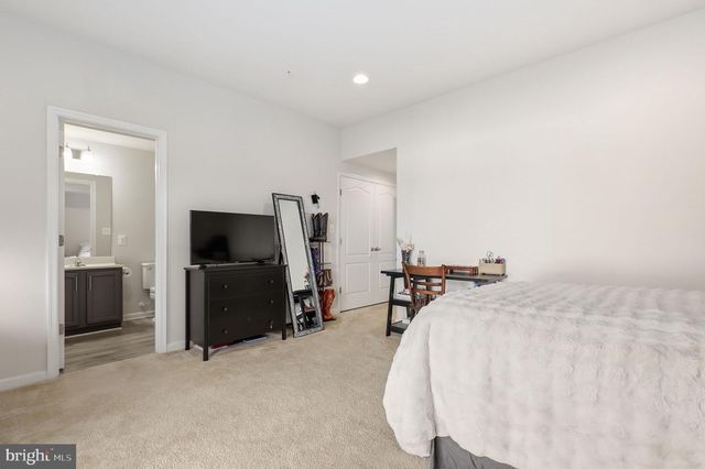 203 LONGLEY GREEN DR, Walkersville, MD 21793