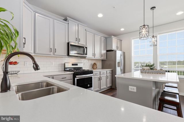 203 LONGLEY GREEN DR, Walkersville, MD 21793
