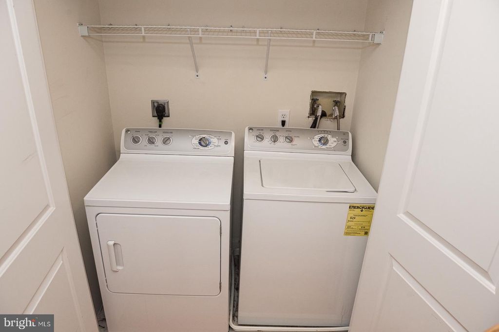 93 TENNYSON DR, Plainsboro, NJ 08536