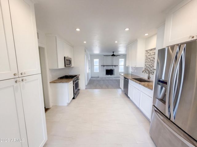 2402 W ANDERSON Avenue, Phoenix, AZ 85023