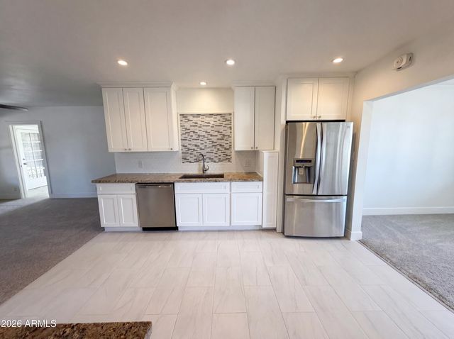 2402 W ANDERSON Avenue, Phoenix, AZ 85023