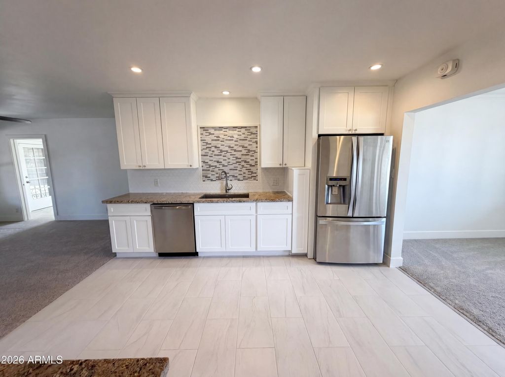 Image 10 of property listing at 2402 W ANDERSON Avenue, Phoenix, AZ 85023
