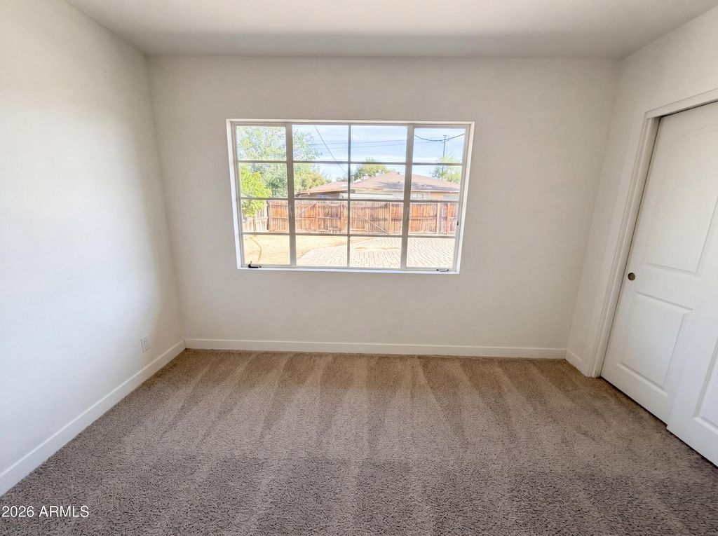 Image 13 of property listing at 2402 W ANDERSON Avenue, Phoenix, AZ 85023