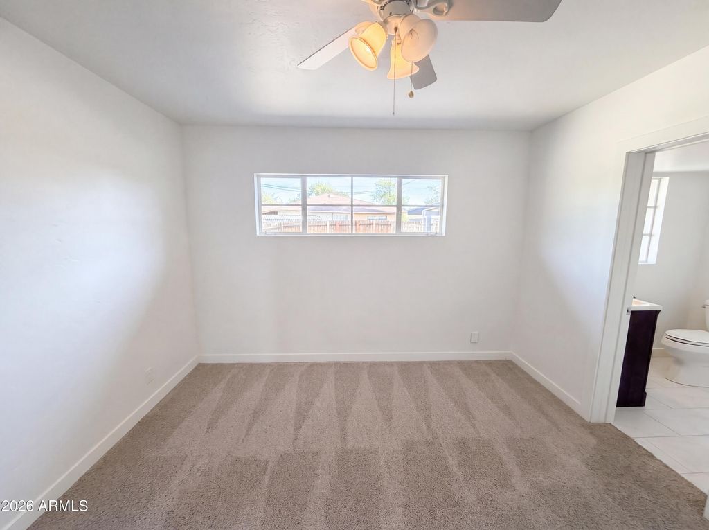Image 15 of property listing at 2402 W ANDERSON Avenue, Phoenix, AZ 85023