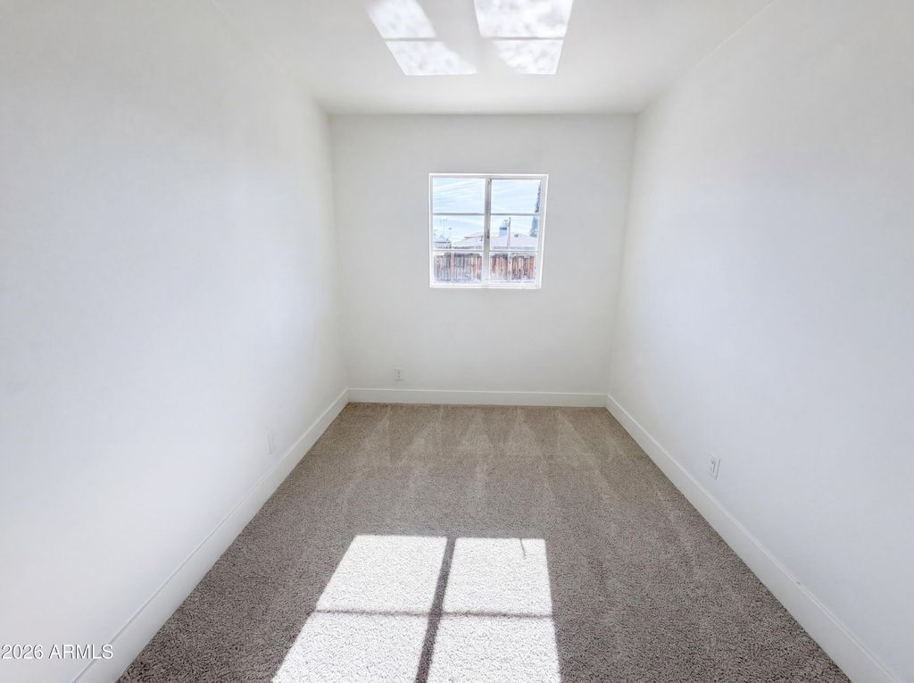 Image 17 of property listing at 2402 W ANDERSON Avenue, Phoenix, AZ 85023