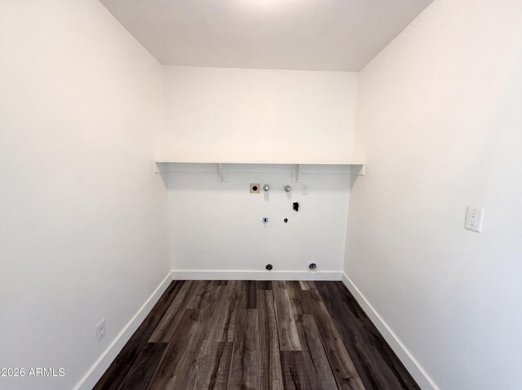 Image 19 of property listing at 2402 W ANDERSON Avenue, Phoenix, AZ 85023