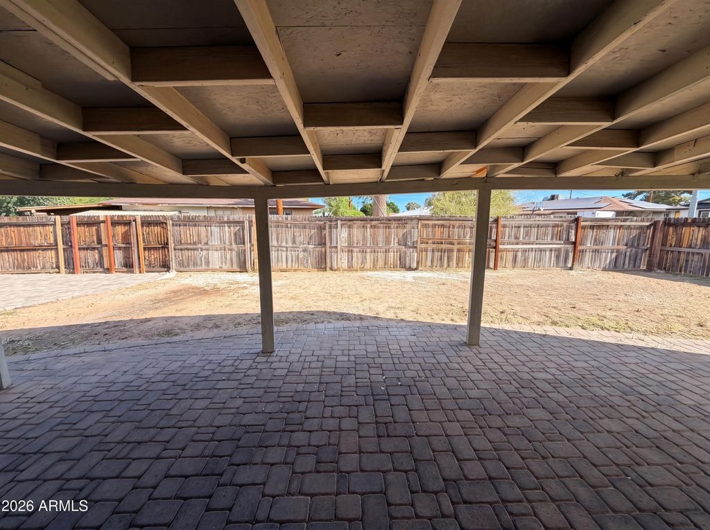 Image 25 of property listing at 2402 W ANDERSON Avenue, Phoenix, AZ 85023