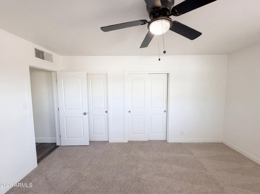 Image 4 of property listing at 2402 W ANDERSON Avenue, Phoenix, AZ 85023