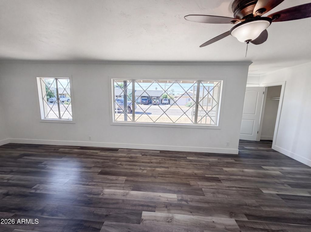 Image 8 of property listing at 2402 W ANDERSON Avenue, Phoenix, AZ 85023