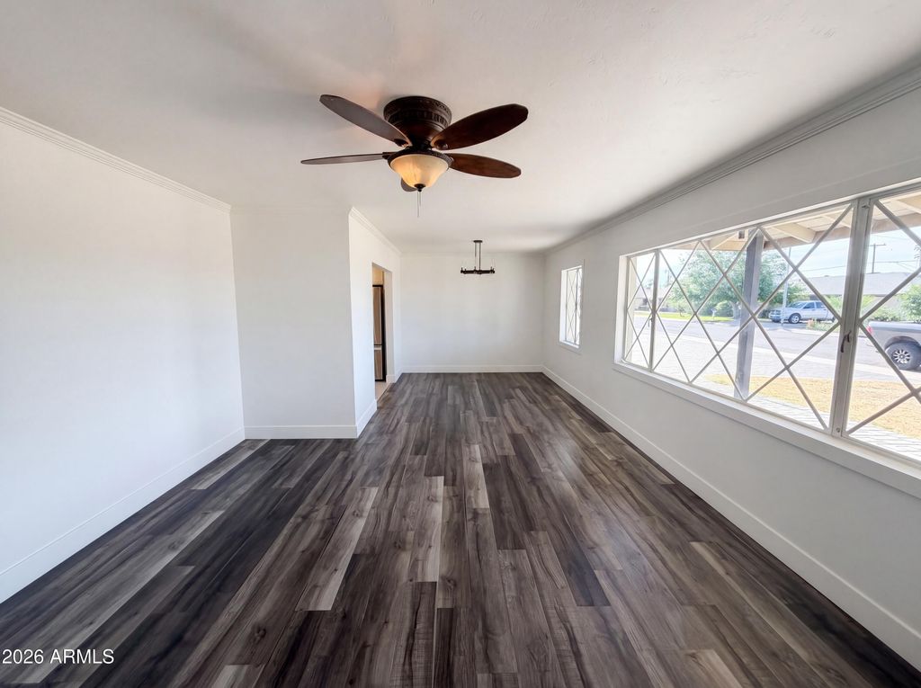 Image 9 of property listing at 2402 W ANDERSON Avenue, Phoenix, AZ 85023