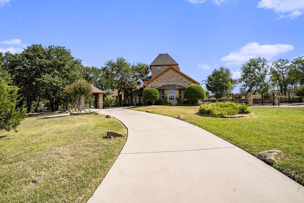 112 Bonita Drive, Springtown, TX 76082