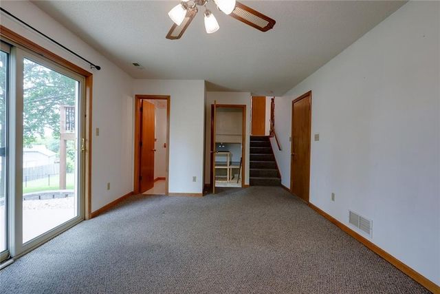 1211 N Davis Road, Independence, MO 64056