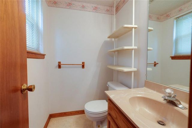 1211 N Davis Road, Independence, MO 64056