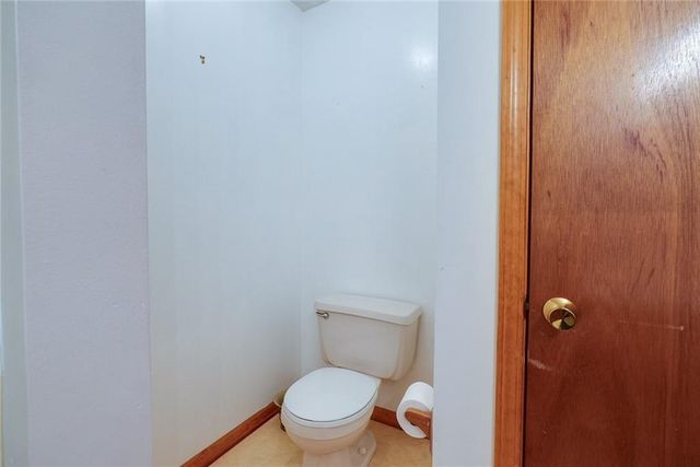 1211 N Davis Road, Independence, MO 64056