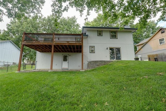 1211 N Davis Road, Independence, MO 64056