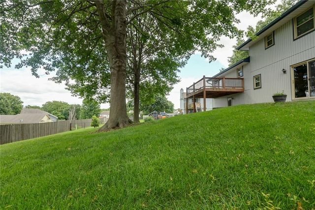 1211 N Davis Road, Independence, MO 64056