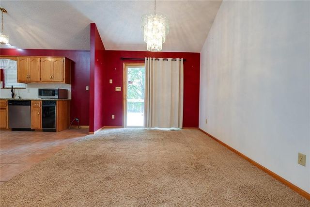 1211 N Davis Road, Independence, MO 64056