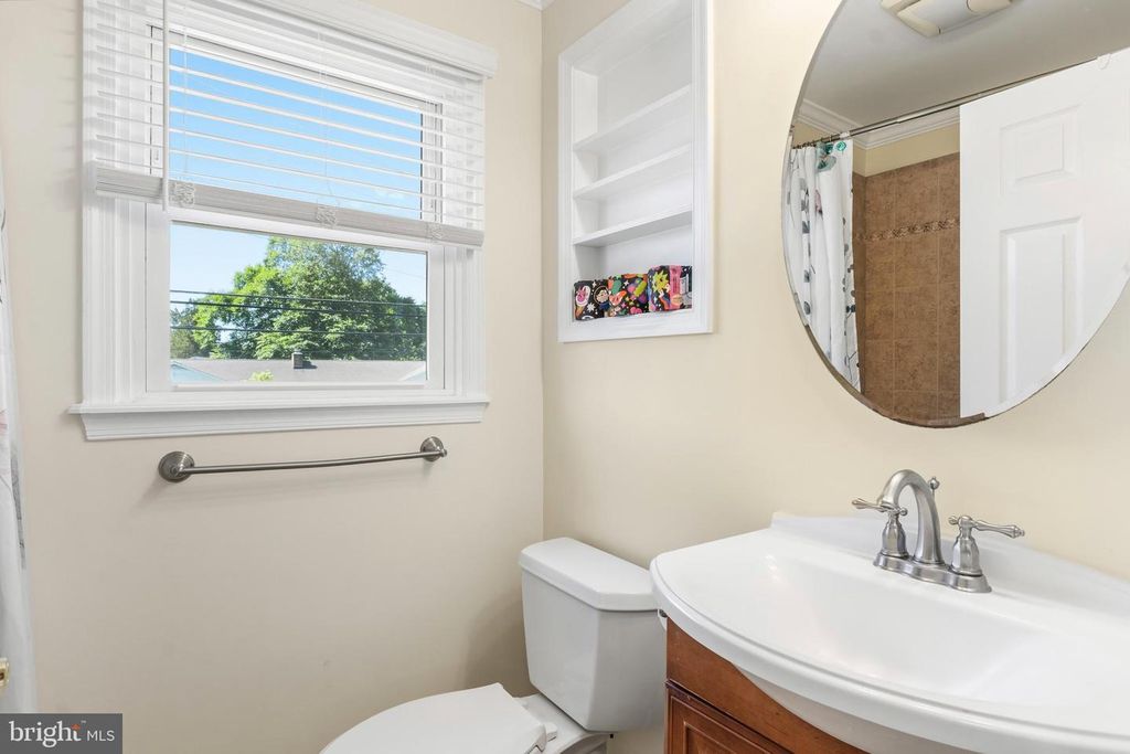 Image 15 of property listing at 1602 CEDAR PARK RD, Annapolis, MD 21401