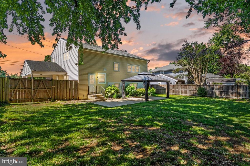 Image 2 of property listing at 1602 CEDAR PARK RD, Annapolis, MD 21401