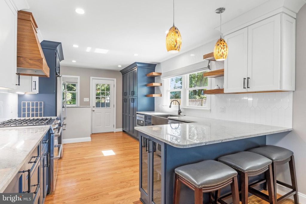Image 4 of property listing at 1602 CEDAR PARK RD, Annapolis, MD 21401