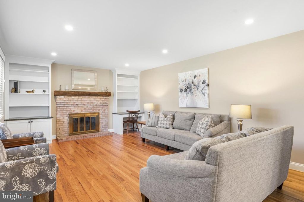 Image 8 of property listing at 1602 CEDAR PARK RD, Annapolis, MD 21401
