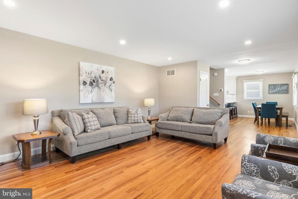 Image 9 of property listing at 1602 CEDAR PARK RD, Annapolis, MD 21401