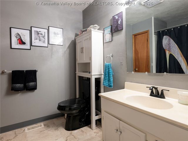 7 Lafayette Circle, Hurricane, WV 25526