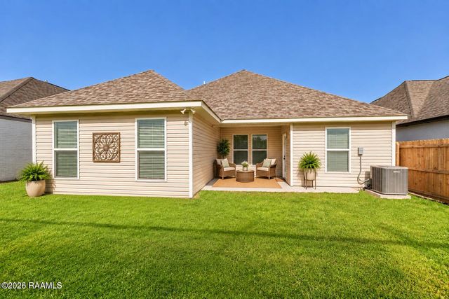 206 Sparrowhawk Street, Broussard, LA 70518