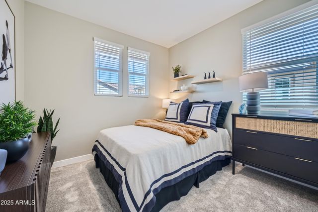 10202 E ULYSSES Avenue, Mesa, AZ 85212