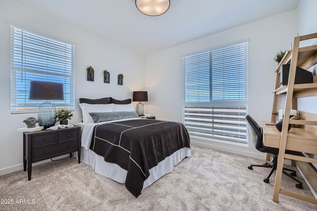 10202 E ULYSSES Avenue, Mesa, AZ 85212